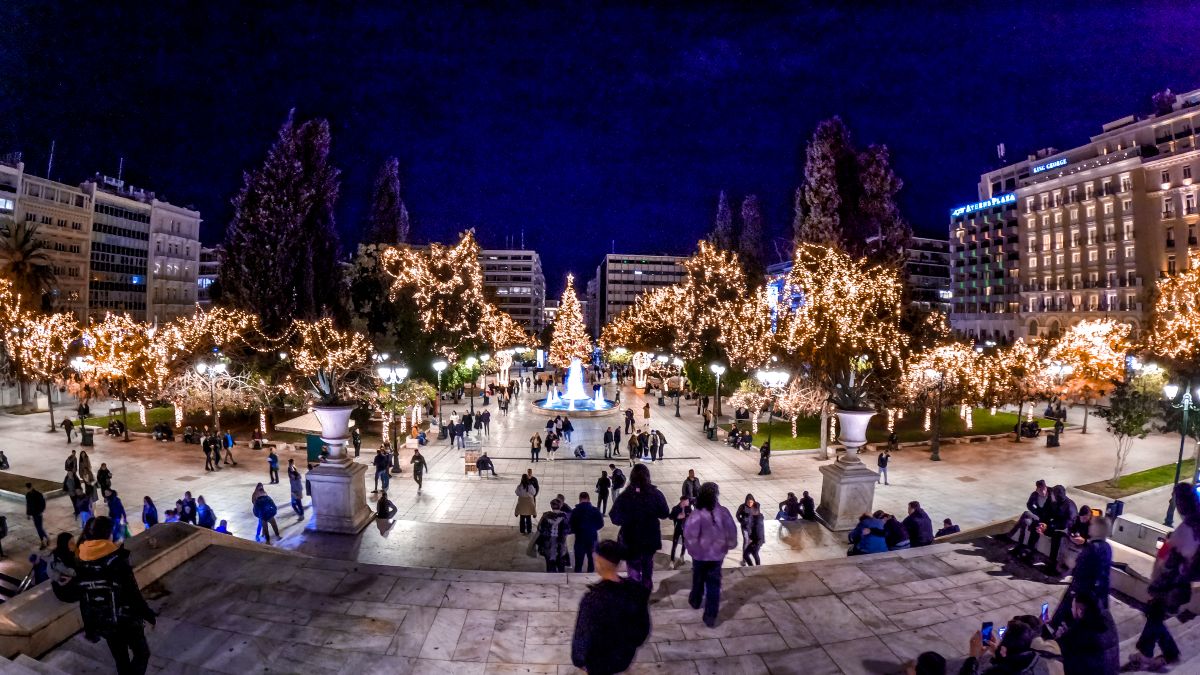 Μια όμορφη γιορτή: Τότε θα φωταγωγηθεί το χριστουγεννιάτικο δέντρο στο κέντρο της Αθήνας