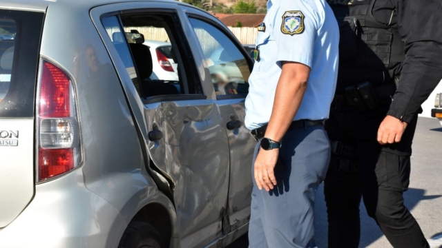 Απίστευτο περιστατικό στη Θεσσαλονίκη:  Ενεπλάκη σε τροχαίο και διέφυγε οδηγώντας με σβηστά φώτα