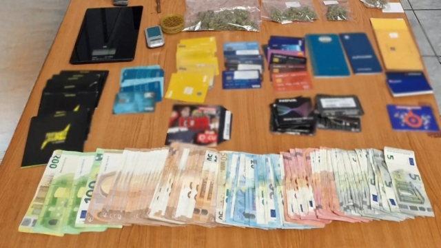 Στα χέρια της ΕΛΑΣ σπείρα με κέρδη σχεδόν 3 εκατ. ευρώ – Η απάτη με τα αυτοκίνητα – φαντάσματα και οι «λογιστές»