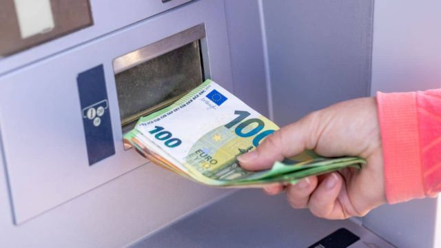 Είσαι άνεργος από 30 έως 60 ετών; Δες πώς μπορείς να πάρεις 17.000 ευρώ!