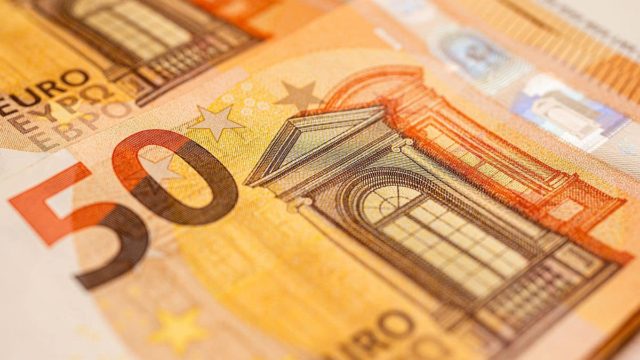 Ποιοι φόροι θα µειωθούν και ποιοι όχι έως το 2027