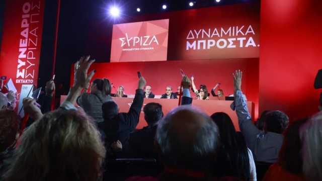 Τα… έχασαν στον ΣΥΡΙΖΑ: Ξέχασαν ανοικτά τα μικρόφωνα στο συνέδριο του χάους