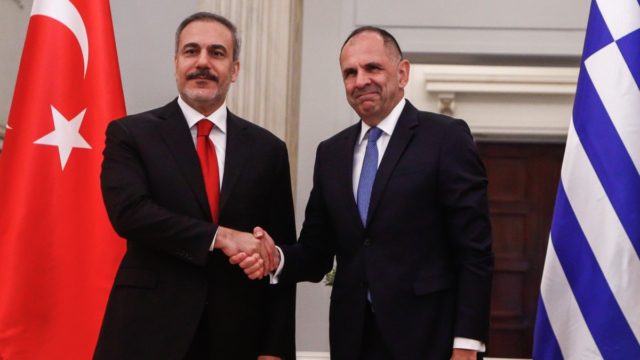 «Σκοπός μας είναι να φέρουμε κοντά τους δυο λαούς»: Η συμφωνία Γεραπετρίτη – Φιντάν για τα ελληνοτουρκικά