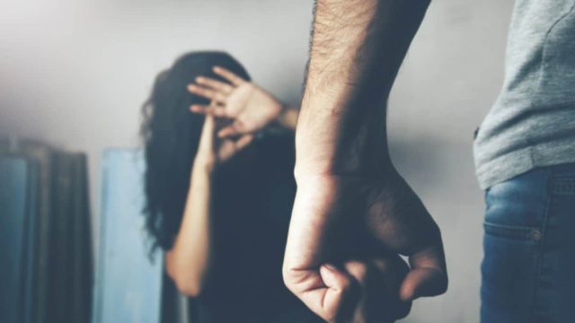 Θρίλερ στην Πάτρα: 43χρονη ξυλοκοπήθηκε από τον πρώην σύντροφό της και διακομίστηκε σε κρίσιμη κατάσταση στο νοσοκομείο