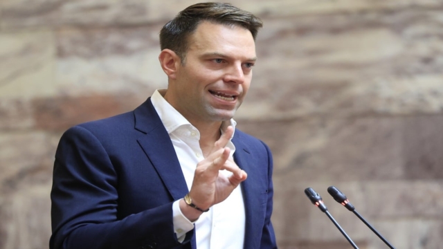 «Σήμερα δημιουργείται ένα κίνημα δημοκρατίας» – Όσα ανέφερε ο Στέφανος Κασσελάκης στην ομιλία του στον Ταύρο