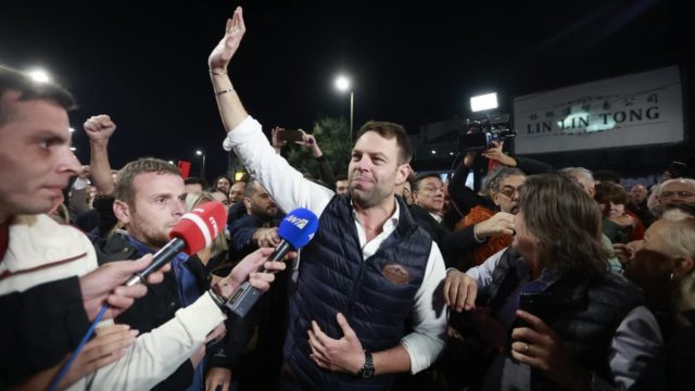 Συνέδριο ΣΥΡΙΖΑ: «Στέφανε προχώρα, σε θέλει όλη η χώρα» – Κοσμοσυρροή των Kasselistas, πάνω από 1.500 οπαδοί  (video)