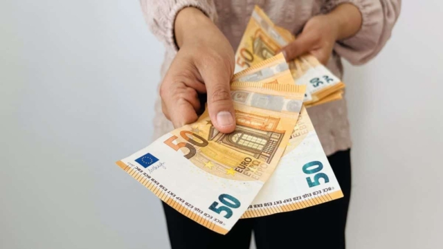 Νέες αυξήσεις στον κατώτατο μισθό: Πόσο θα αυξηθούν μέ βάση τον νέο δείκτη;