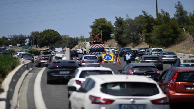 Κίνηση στους δρόμους (13/11): «Βαθύ κόκκινο» σε όλη την Αθήνα – Φρακαρισμένες Κηφισίας, Αττική Οδός και Κηφισός