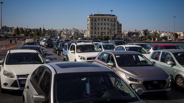 LIVE κίνηση στους δρόμους 8/11: Στο «κόκκινο» οι μεγάλες οδικές αρτηρίες – Η κατάσταση σε Κηφισό, Αττική οδό και Κηφισίας