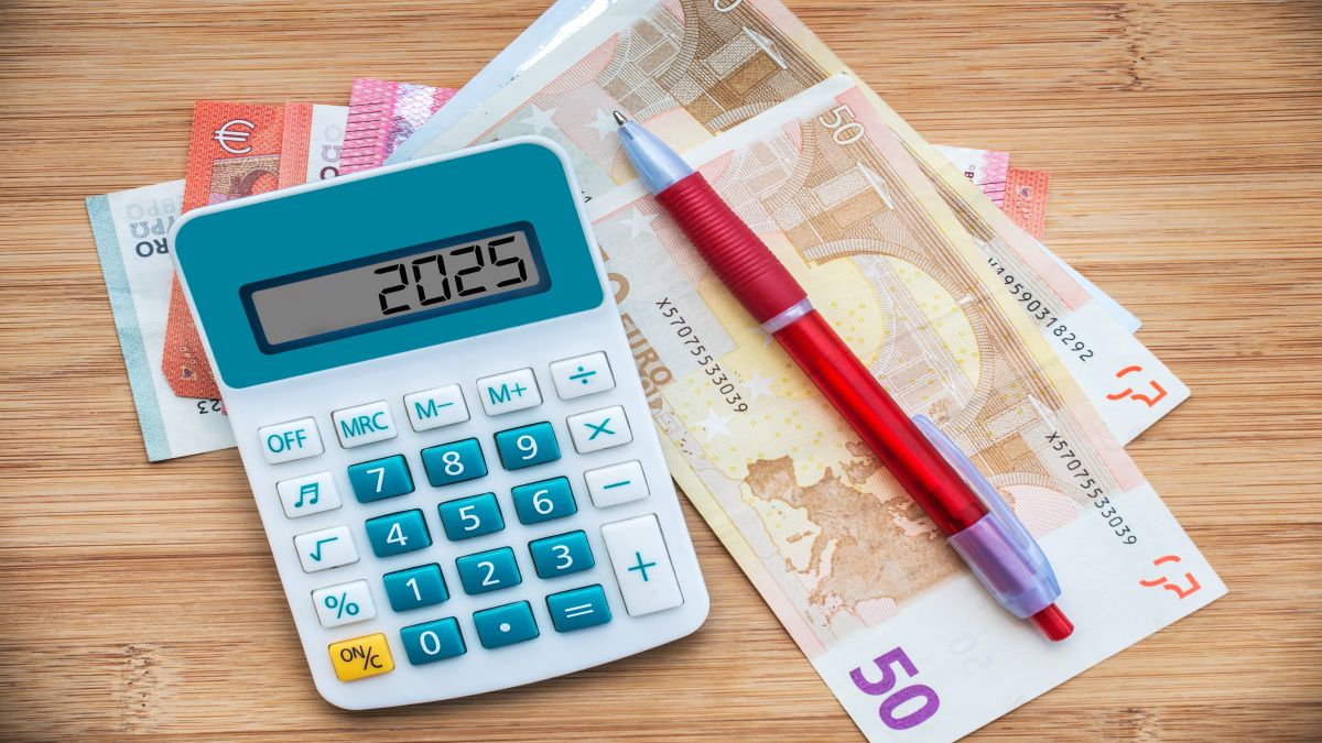 Κατώτατος μισθός στο Δημόσιο: Τι αυξήσεις έρχονται; Πως θα καθορίζεται για την επόμενη 3ετία;