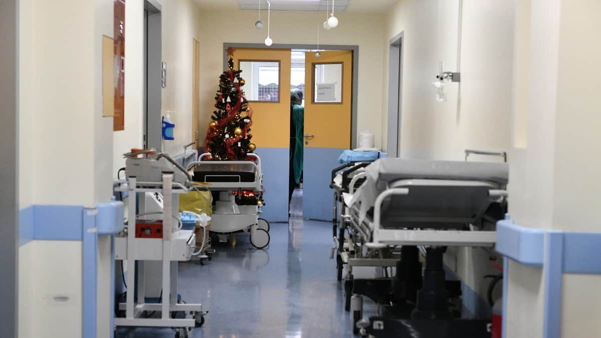 Με ηλεκτρονικό «βραχιολάκι» οι ασθενείς στα Επείγοντα – Τι είπε ο Α.Γεωργιάδης