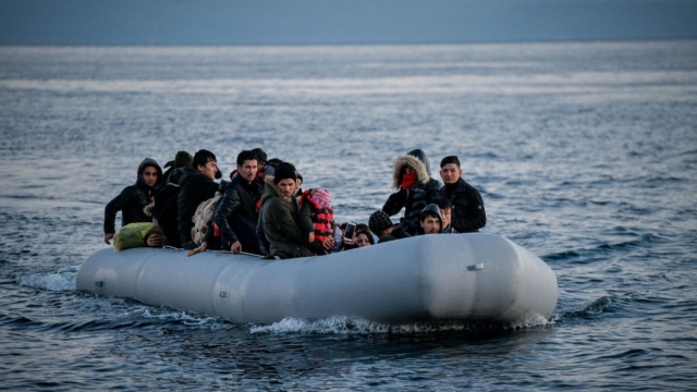Τραγωδία στη Σάμο: Τουλάχιστον 8 νεκροί μετά από ναυάγιο – Σε εξέλιξη η επιχείρηση διάσωσης