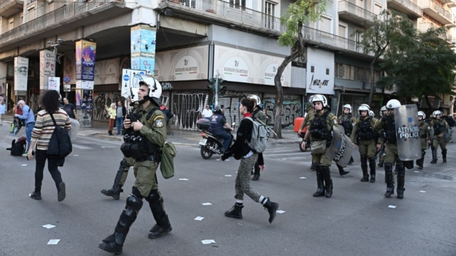 Παραλύει η Αθήνα: Επί ποδός 5.000 Αστυνομικοί – Αναλυτικά τα μέτρα εν όψει Πολυτεχνείου – Συγκεντρώσεις σε όλη τη χώρα