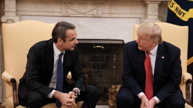 Τηλεφωνική επικοινωνία Μητσοτάκη-Τραμπ: Σε θερμό κλίμα η επαφή τους – Τι σημαίνει για τα ελληνοτουρκικά η πρόσκληση του Αμερικανού προέδρου