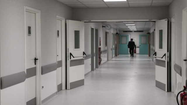 «Μπήκα αρτιμελής, βγήκα και δεν μπορούσα να σηκώσω ένα ποτήρι»: Νέο σοβαρό περιστατικό στο 424 Στρατιωτικό Νοσοκομείο Θεσσαλονίκης