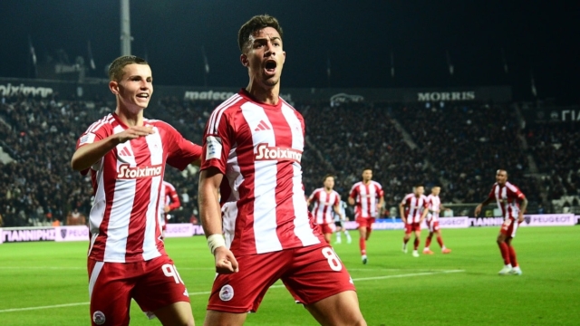 ΠΑΟΚ – Ολυμπιακός 2-3: Άλωσε την Τούμπα και πάτησε κορυφή – Πρώτο γκολ για τον 17χρονο Κωστούλα