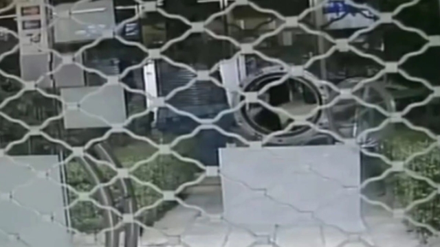 Παλαιό Φάληρο: Διαρρήκτης κλέβει αυτοκίνητο σε λιγότερο από 2 λεπτά – Δείτε το βίντεο ντοκουμέντο