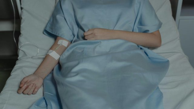 Καρκίνος παχέος εντέρου: Έξι σημάδια που δεν πρέπει να αγνοήσεις πριν κάνεις το πολυσυζητημένο self-test