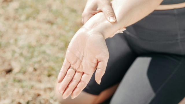 5 must ασκήσεις χεριών για άτομα με αρθρίτιδα