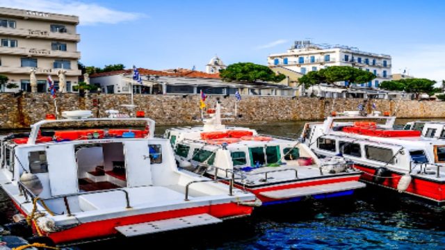 Η Φωτογραφία της Ημέρας: Οι Σπέτσες μαγεύουν και με συννεφιά!