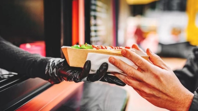Βγαίνουμε Αθήνα: Τα στέκια με το καλύτερο street food στην πρωτεύουσα