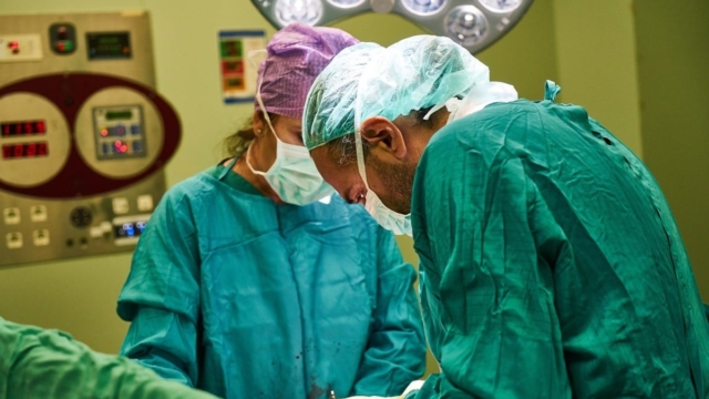 Δωρεάν απογευματινά χειρουργεία σε ιδιωτικές κλινικές – Για ποιους ισχύουν