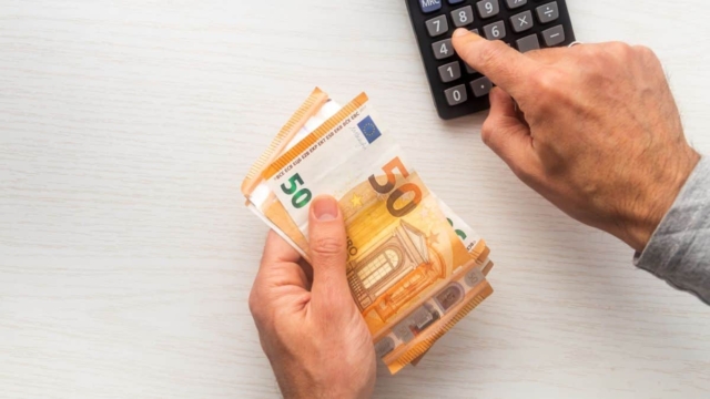 Συντάξεις: Αναδρομικά μέχρι και 9.100 ευρώ – Τι θα πάρουν όσοι υποβάλουν αίτηση μέσα στο 2024;