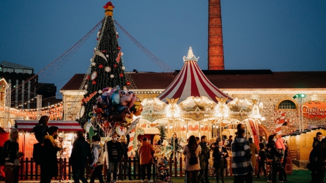 The Christmas Factory: Η μαγεία των Χριστουγέννων πλημμυρίζει ξανά την Τεχνόπολη!
