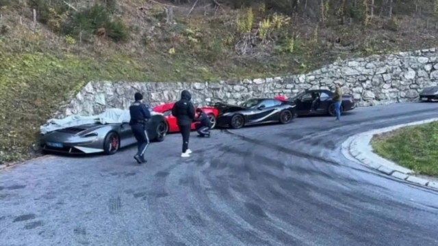 Θρυματίστηκαν 7,4 εκατ. ευρώ: Δύο Ferrari συγκρούστηκαν με McLaren και Bentley – Ντράπηκαν οι οδηγοί