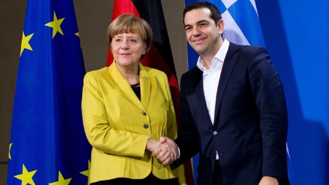 Απομνημονεύματα Μέρκελ: «Εκνευριστικός Παπανδρέου» – Ο «σταρ» Τσίπρας και η αποκάλυψη για το δημοψήφισμα