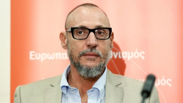Θρήνος για τον Κλέοντα Γρηγοριάδη: «Έφυγε» από τη ζωή αγαπημένο του πρόσωπο