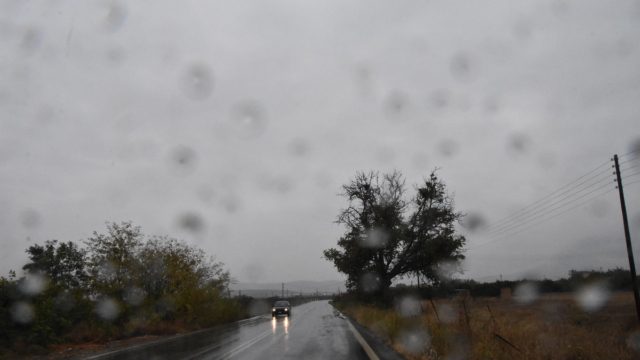 Καιρός σήμερα 9/12: Αγριεύει το σκηνικό, βροχές και στην Αττική – Κρύες μέρες σύμφωνα με Αρναούτογλου και Κολυδά