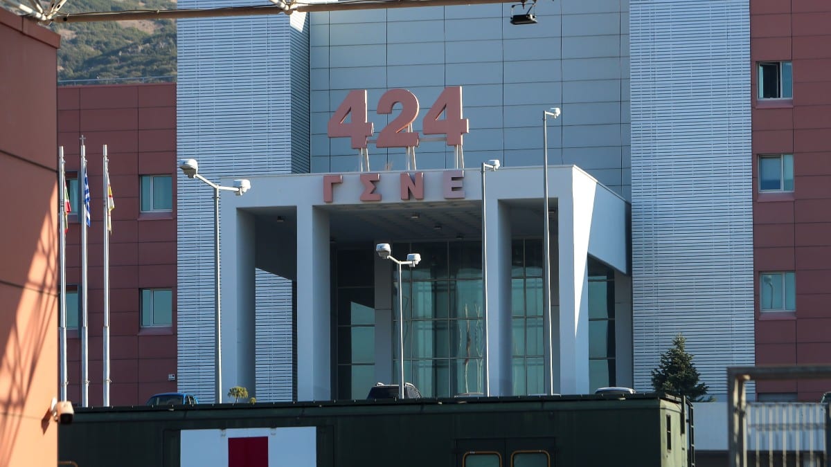 Τα… ξηλώνουν όλα στο 424 με εντολή Δένδια: Αλλάζει η διοίκηση και οι επικεφαλής