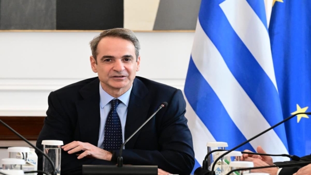 Το μήνυμα του Κυριάκου Μητσοτάκη για τη νέα χρονιά: «Κάνουμε τις λέξεις, πράξεις» – Οι προτεραιότητες της κυβέρνησης για τη νέα χρονιά