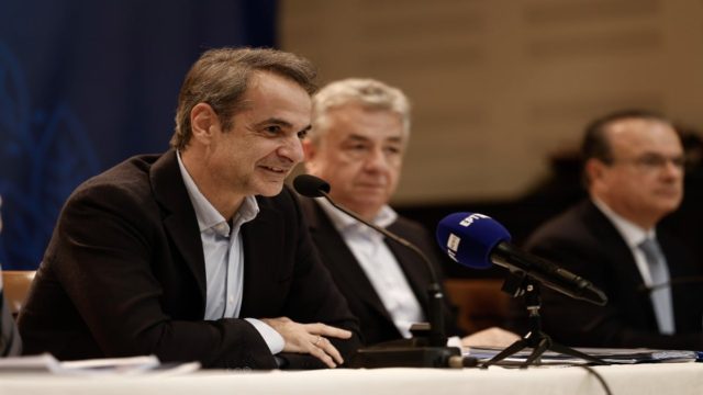 Ξέσπασε ο Μητσοτάκης από την Κρήτη: «Για τον Θεό! Δεν γίνεται να χάνονται νέα παιδιά γιατί δεν φορούν κράνος»