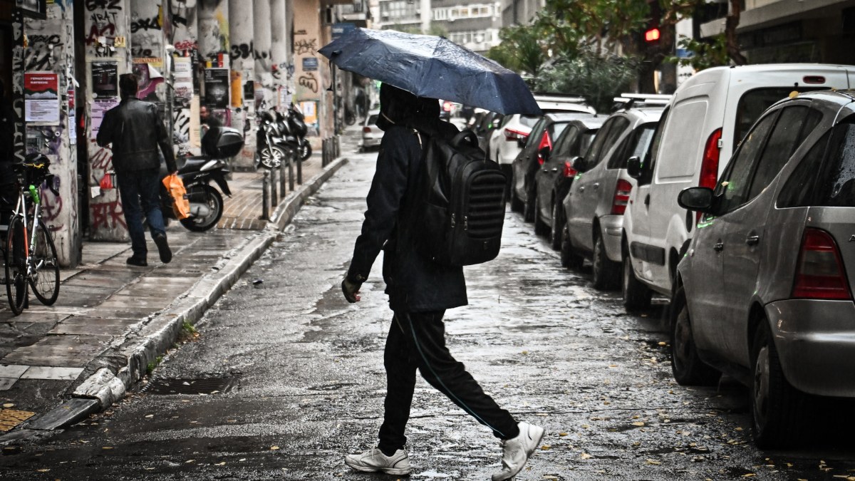 Καιρός σήμερα 11/12: Βροχές και καταιγίδες με μαλακές θερμοκρασίες – Η πρόγνωση από Κολυδά και Αρνιακό
