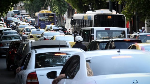 Ασύλληπτη κίνηση τώρα: Πήχτρα όλοι οι κεντρικοί δρόμοι στο Λεκανοπέδιο!