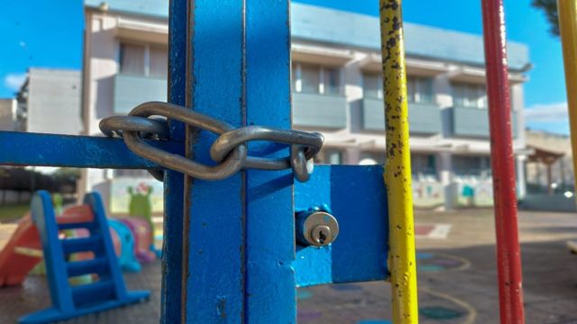Σχολεία: Κλείνουν μέχρι τα Χριστούγεννα – Σε στάση εργασίας οι δάσκαλοι