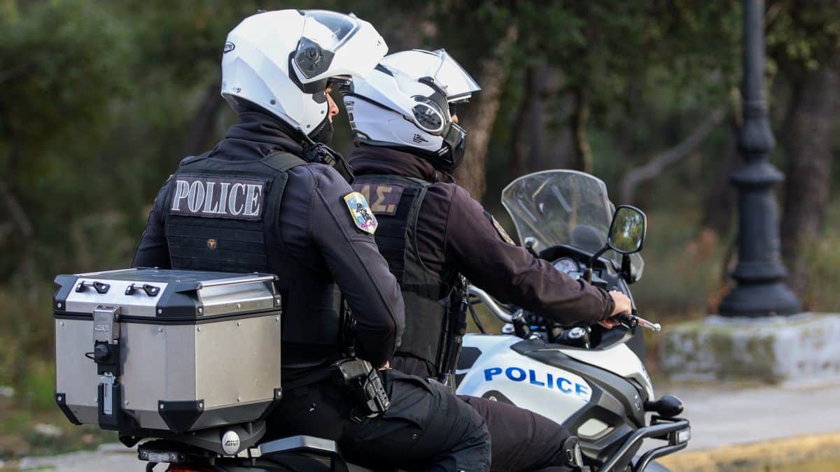 Φρίκη: Παιδιά δολοφόνησαν τον πατέρα τους με μαξιλάρι στην Εύβοια