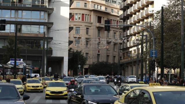 Live κίνηση 31/12: Χαλαρή παραμονή Πρωτοχρονιάς στην Αττική – Έτοιμοι όλοι για ρεβεγιόν