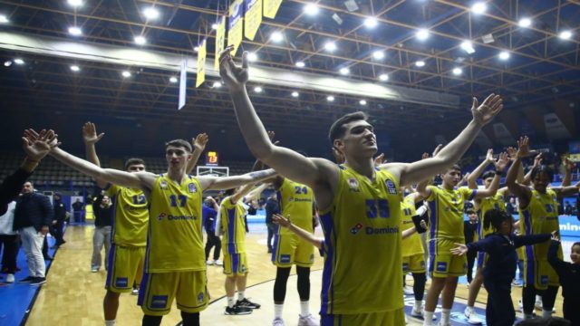 Περιστέρι – ΑΕΚ Betsson 89-82: Επική ανατροπή και μεγάλη νίκη για τους γηπεδούχους – Τι έκαναν Λαύριο – Άρης και Μαρούσι – Καρδίτσα