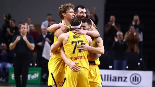 ΑΕΚ – Βόννη 96-65 : Εξαιρετική εμφάνιση και πρόκριση στους «16»!