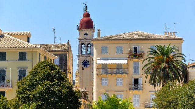 Άγιος Σπυρίδωνας: Γιατί το ιερό λείψανο μεταφέρθηκε στην Κέρκυρα και όχι στην Βενετία; Η θαυμαστή ιστορία της εκκλησίας
