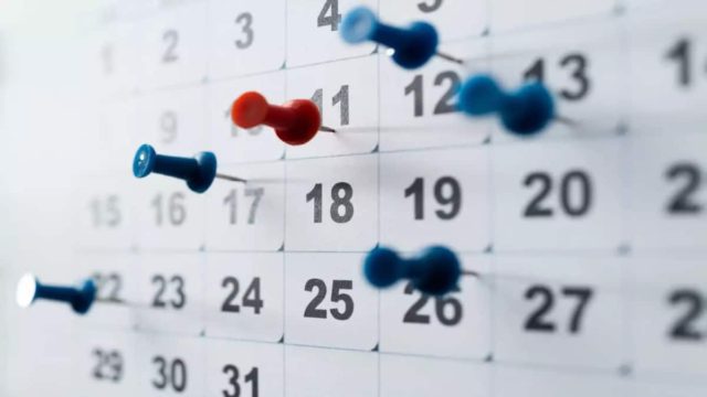 Αργίες 2025: Όσα πρέπει να γνωρίζετε – Πότε ανοίγει το Τριώδιο, πότε πέφτει η Τσικνοπέμπτη