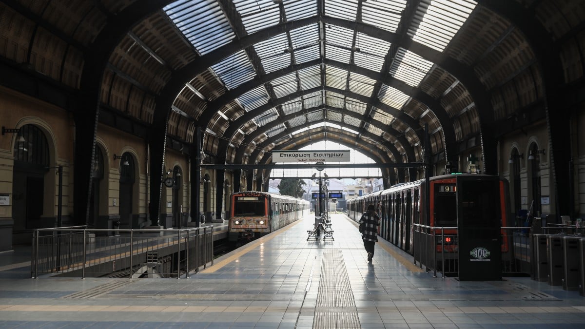 Στον εισαγγελέα 16χρονος – Προκάλεσε φθορές σε συρμό του ΗΣΑΠ