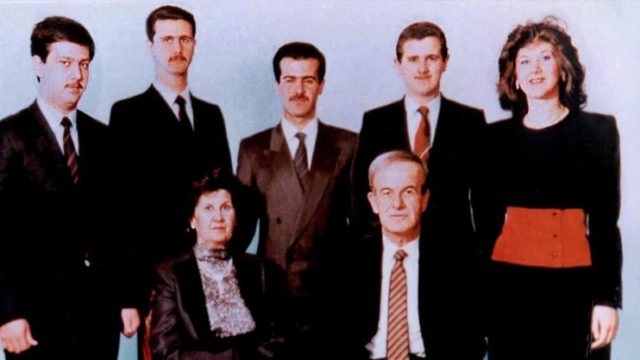 Η οικογένεια πίσω από τον Μπασάρ αλ Άσαντ: Η «σιδηρά κυρία» Μπούσρα, η «ήσυχη δύναμη» Ανίσα Μακλούφ και ο στρατηγός Ασέφ Σοκάτ