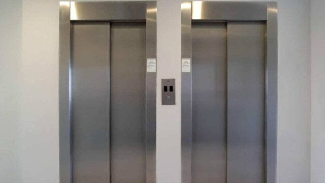 Ασανσέρ: «Καμπανάκι» και πρόστιμο έως 1.500 ευρώ για τις πολυκατοικίες – Τι πρέπει να κάνετε πριν το 2025