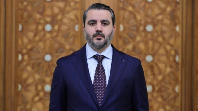 Αλλάζει πορεία η Συρία: Ο νέος ΥΠΕΞ και το μήνυμα που μετέφερε με την ενδυμασία του