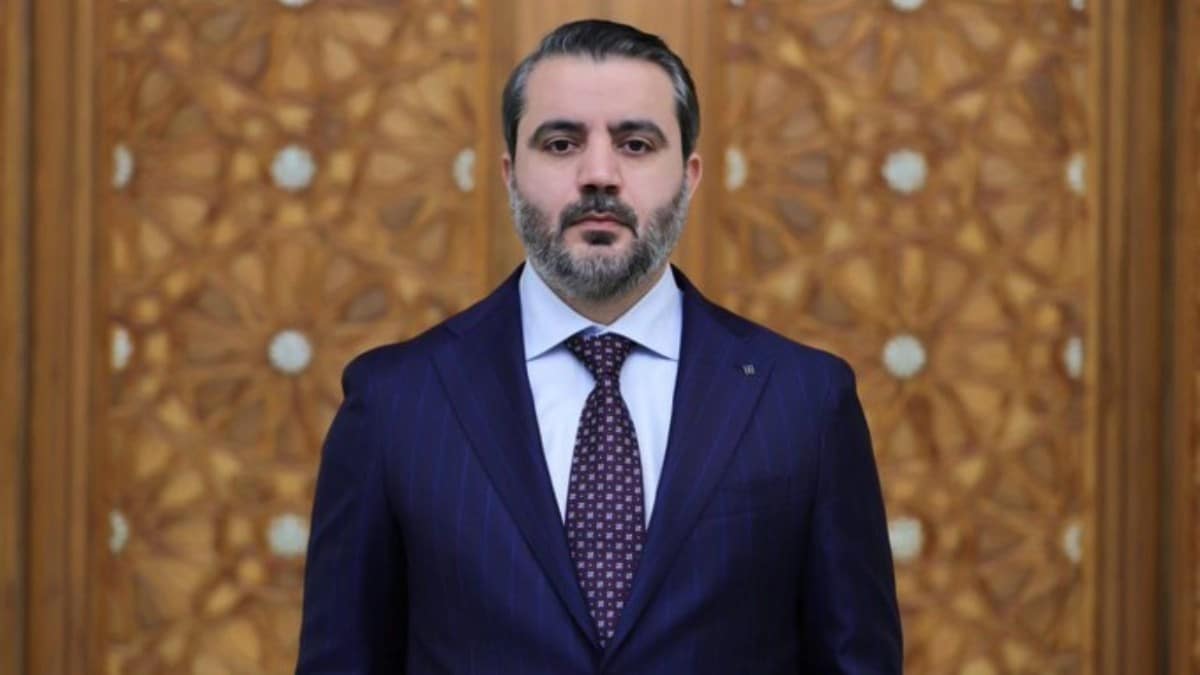 Αλλάζει πορεία η Συρία: Ο νέος ΥΠΕΞ και το μήνυμα που μετέφερε με την ενδυμασία του