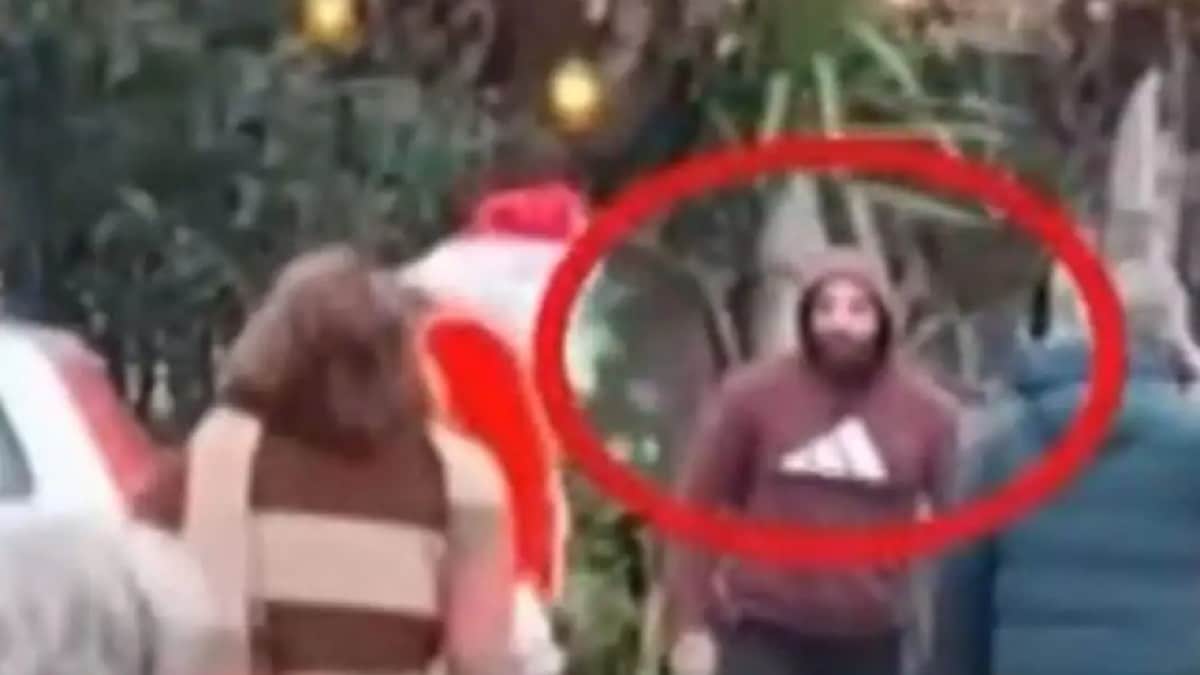 Για τις 28 Δεκεμβρίου αναβλήθηκε η δίκη του αστυνομικού που επιτέθηκε στον Άγιο Βασίλη και χαιρέτησε ναζιστικά